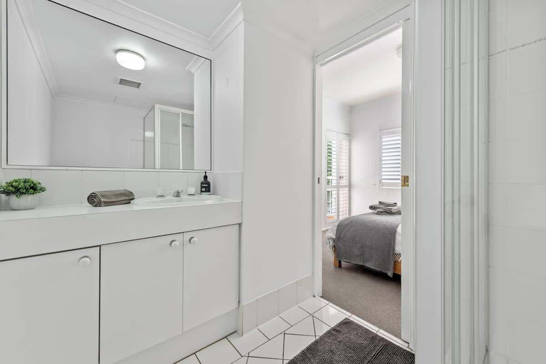 Interior 4, Convenient & Comfy! ~ 2bed, 2bath, 2car, Balcony, Indooroopilly