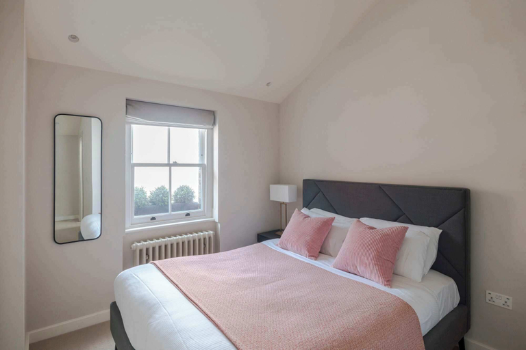 Bedroom 2, Parkside House - Regent's Park - by Frankie, London