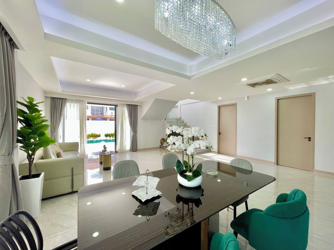 Dining 2, Facai Star Villa C25, Pattaya