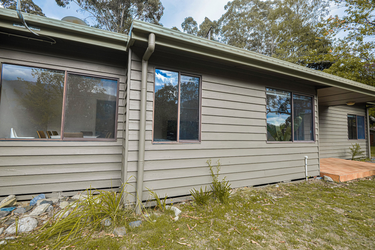 Exterior 3, StayAU Ski&Lakeside Big group Retreat, Alpine - East