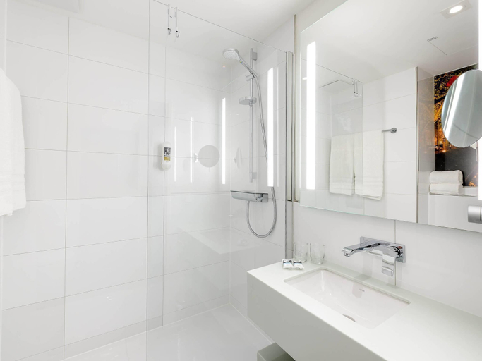 Bathroom 4, Mercure Hotel Duesseldorf Zentrum, Düsseldorf