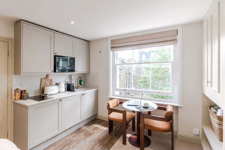 Private kitchen 2, Earl's Court - Your Apartment, London