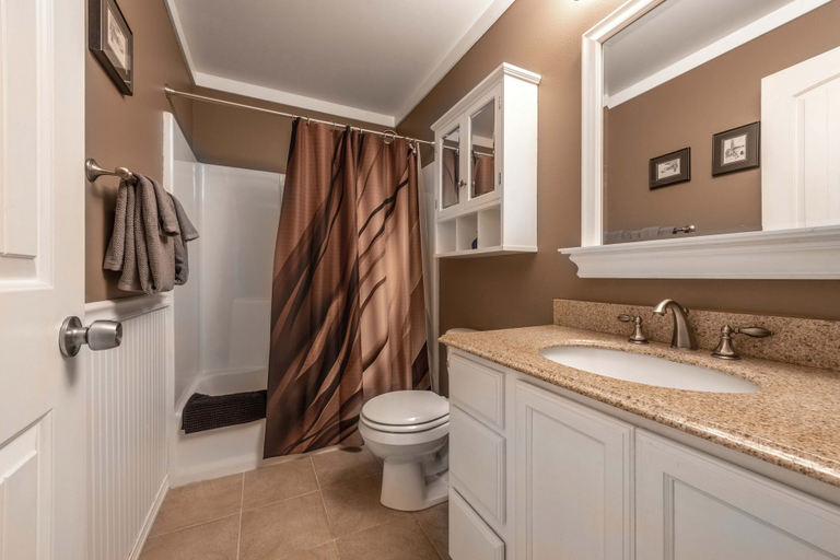 Bathroom 4, Easy Stay 3 Bedroom Home, Hood River