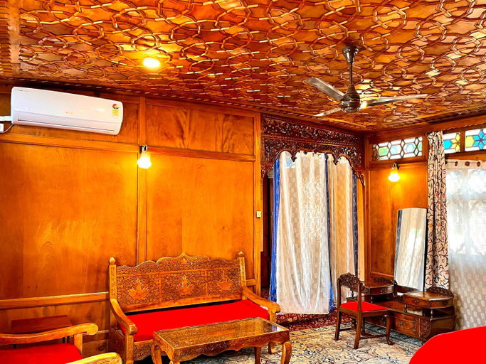Others 3, Jacqueline houseboat, Srinagar