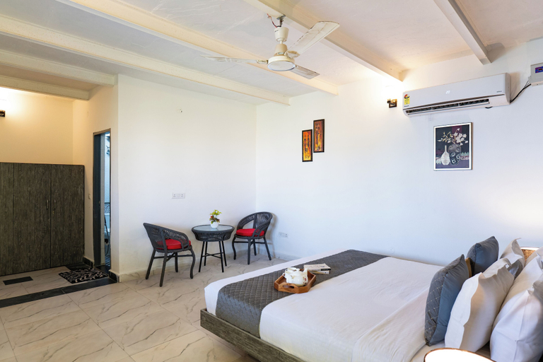 Room 2, Alaya Stays Batlaw Classic 5 BHK Villa with Pvt Pool & Gazebo, Gurgaon