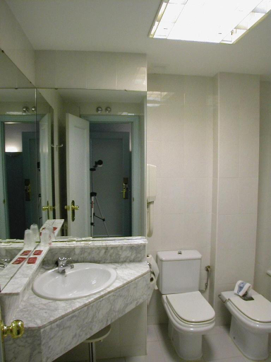 Bathroom 5, Rey Sancho Ramirez, Huesca