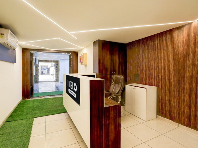 Reception 4, Super Deluxe Roomnana Chiloda Near Airport, Gandhinagar