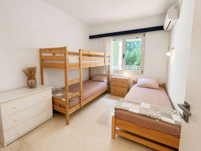 Room 2, Seaside Almyra Stay With Pool Agioi Theodoroi, Peloponnese