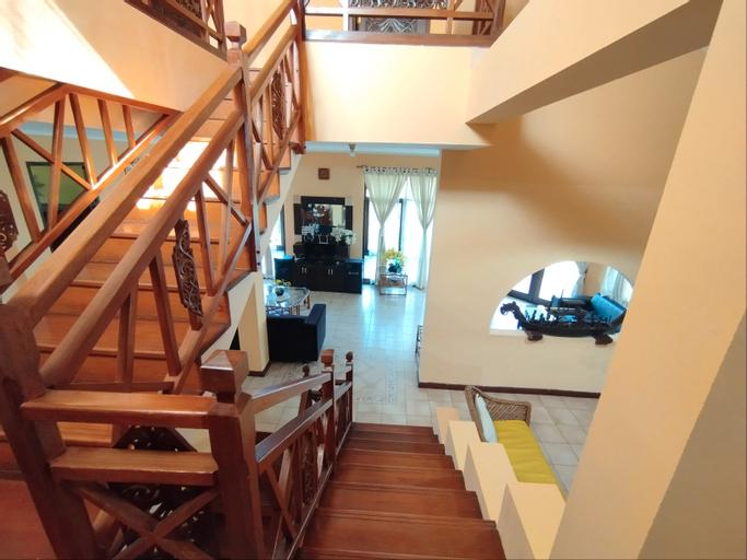 Others 5, Villa Lily Trinity (permanently closed), Bandung