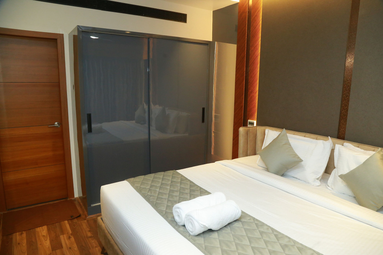 Room 4, Paramount Residency, Ernakulam