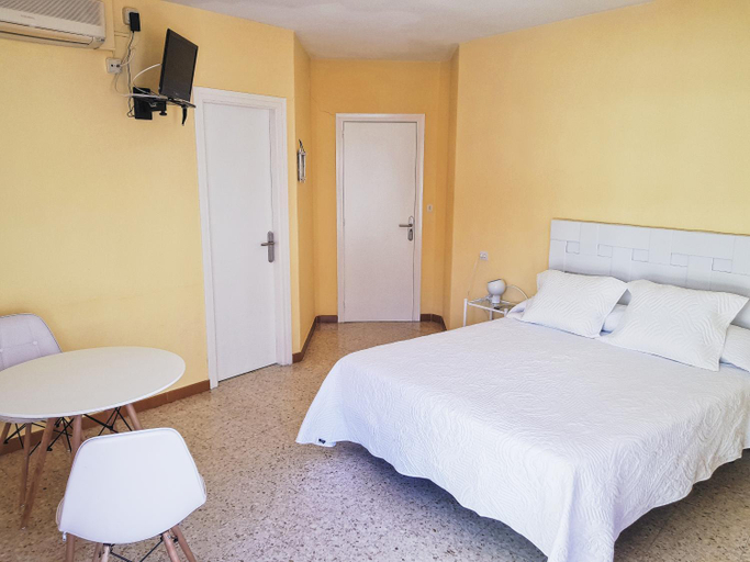 Bedroom 5, Hostal Lara, Girona