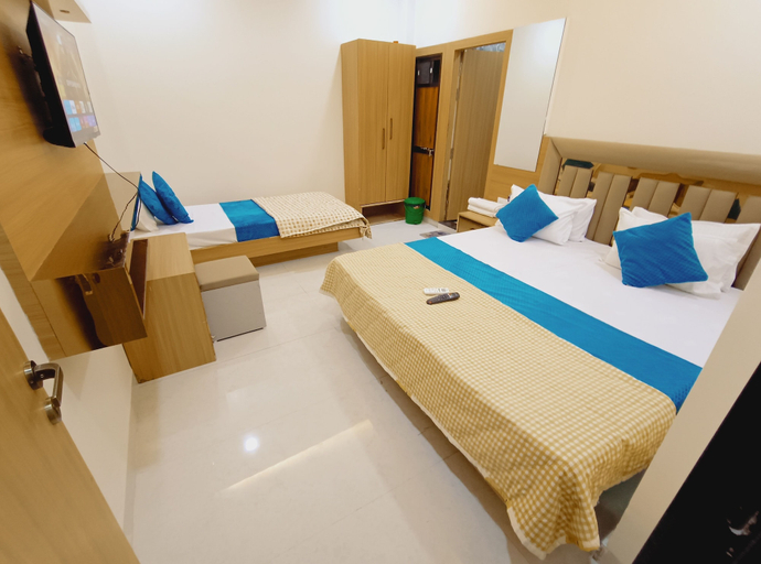 Room 4, Hotel Shree Krishna Inn, Ujjain