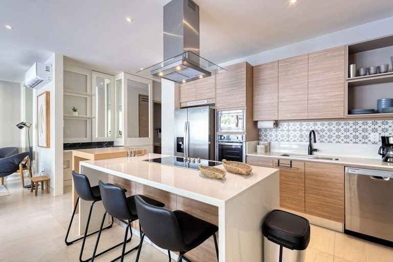 Private kitchen 3, Peaceful Condo With Resort Pool, High-speed Wifi & Relaxing Outdoor Space, La Paz