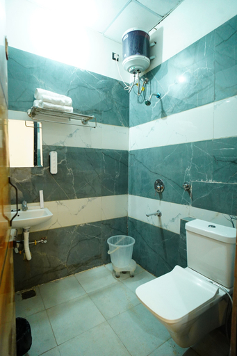 Bathroom 5, Hotel Devine, Sahibzada Ajit Singh Nagar