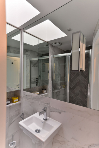 Bathroom 4, Marylebone Studios by DMONTRIO, London