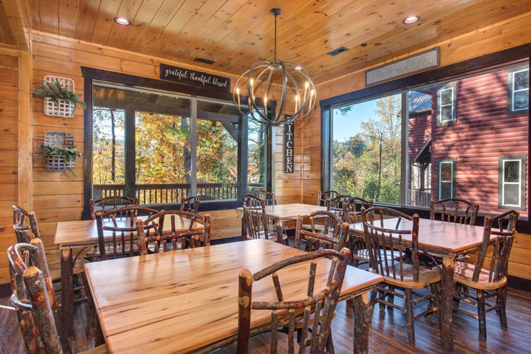 Food & Drinks 5, The Big Poplar Retreat, Sevier