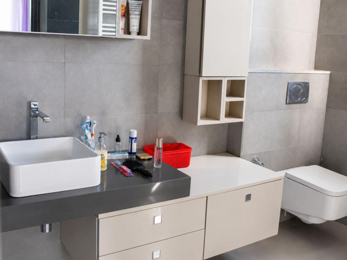 3, Luxurious Villa Rental in Tunis with Private Indoor Pool, La Marsa