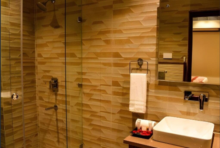Bathroom 2, Lords Inn Amritsar, Amritsar
