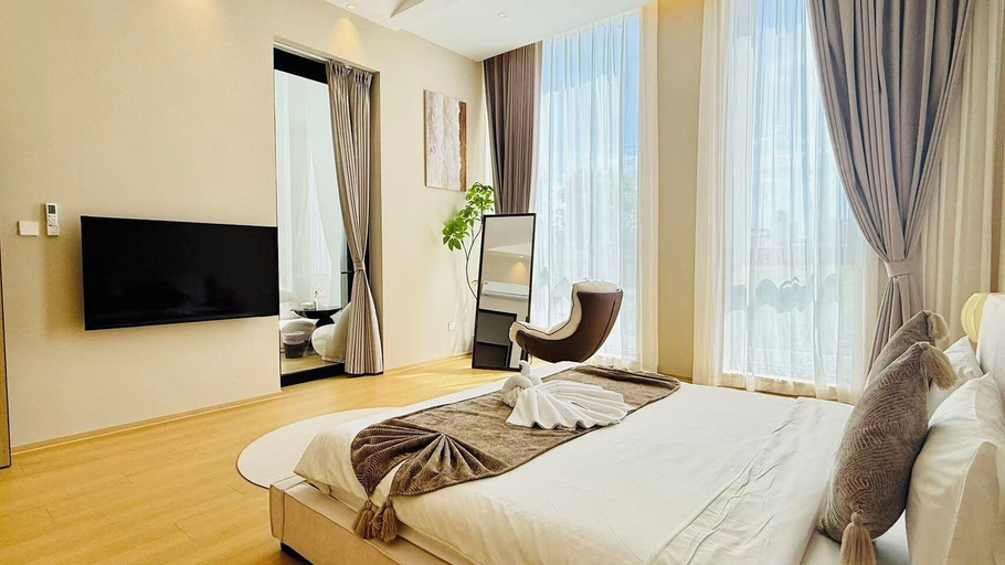 Room 5, The White Heaven, Pattaya