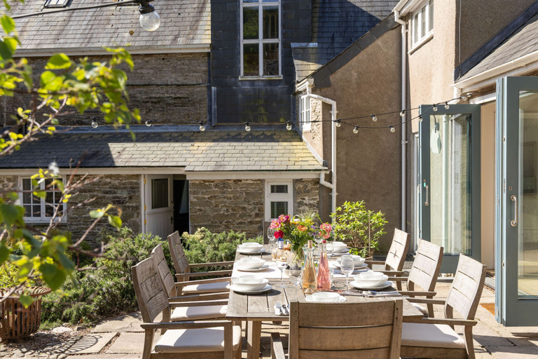 Room 3, Lower Easton Farmhouse - Near Kingsbridge, a beautifully restored Grade II countryside retreat, Devon