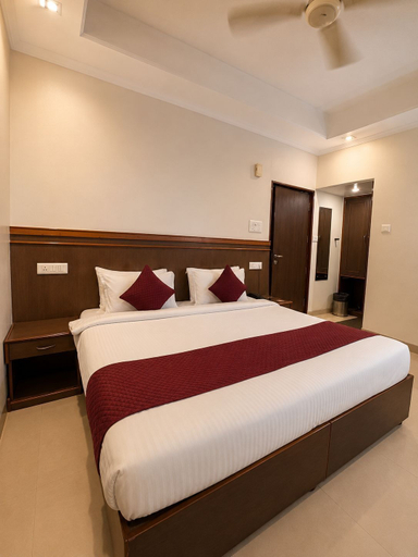 Room 5, Mayfair, Mandi