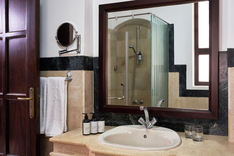 Bathroom 4, Sultan Bey Hotel, Al-Ghurdaqah 2