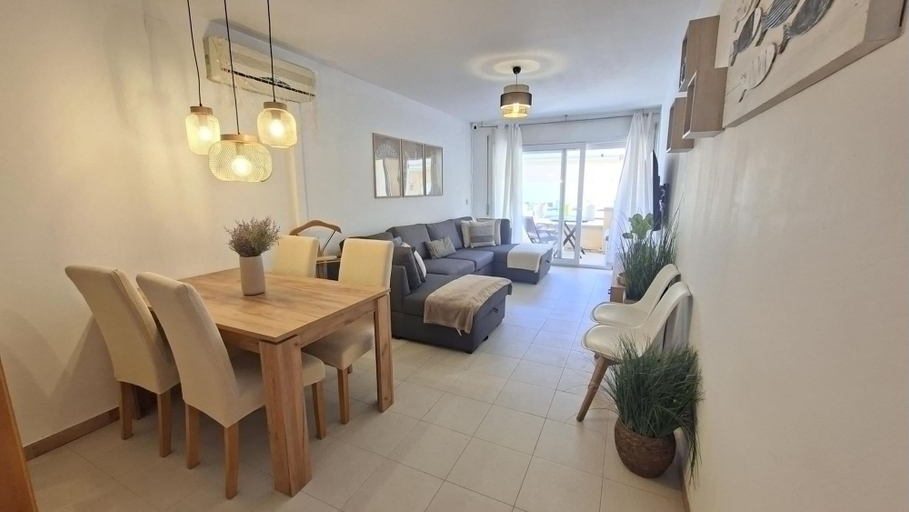Room 2, Port 14 in Llan With 2 Bedrooms and 2 Bathrooms, Girona