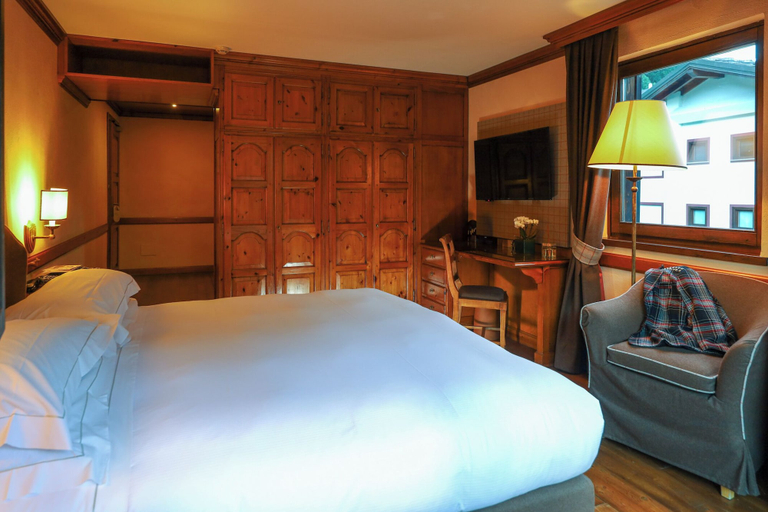 Bedroom 3, QC Hotel Monte Bianco, Aosta