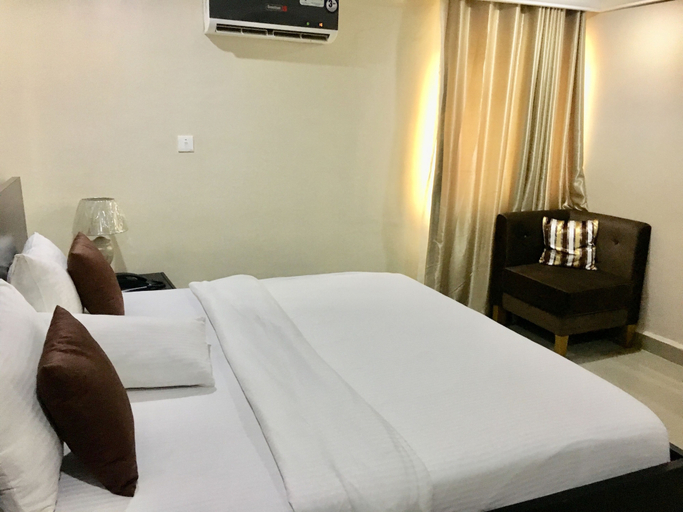 Others 3, Choice Suites II, Kosofe