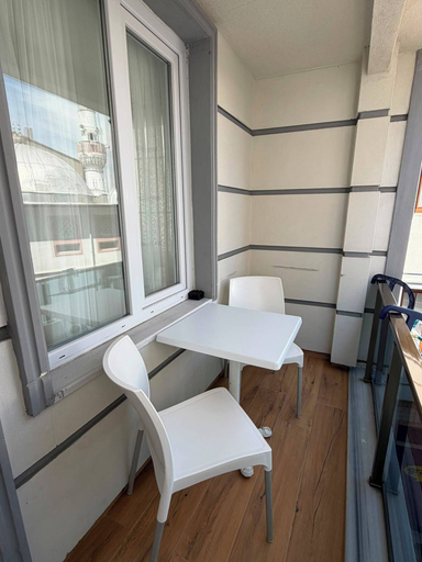 Outdoor dining 5, Queen Otel, Marmara