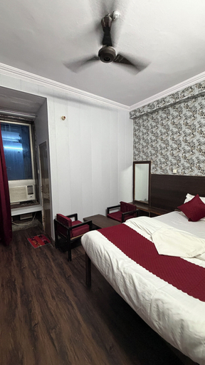 Room 5, Hotel The Royal Palace, Lucknow