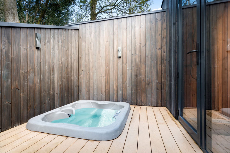 Room 4, Fawns Keep - Hot Tub Sauna Retreat Ridgestone, Cumbria