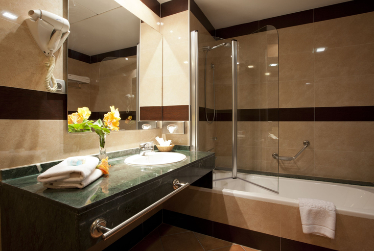 Bathroom 5, Playazimbali, Almería
