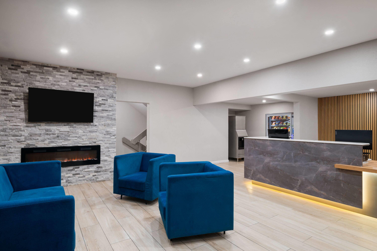 Public Area 2, Baymont by Wyndham Mankato, Nicollet