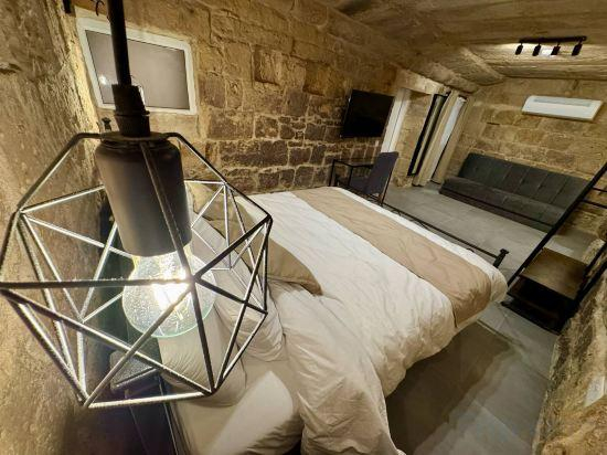 3, Kappella Boutique - Room 1