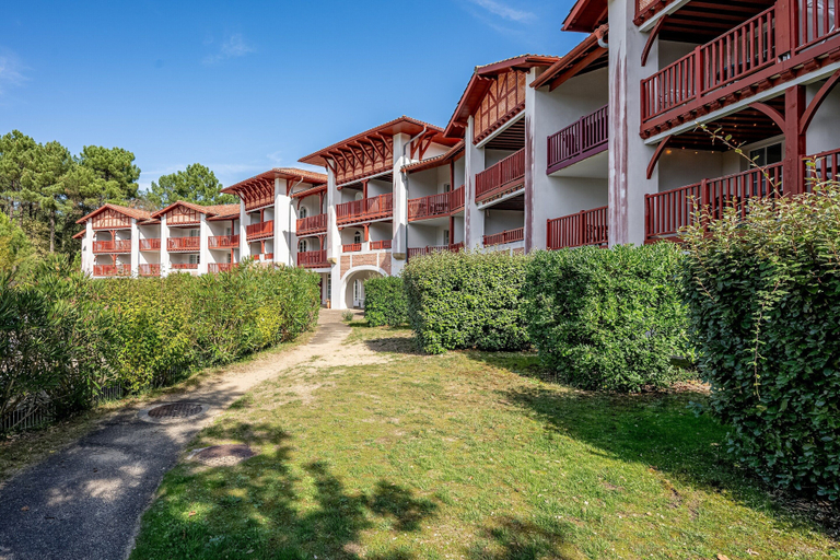 Exterior 5, Chic Biscarrosse Forest Apartment, Landes