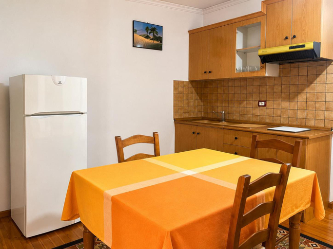 Others 4, Villa Hodo, Vlorës