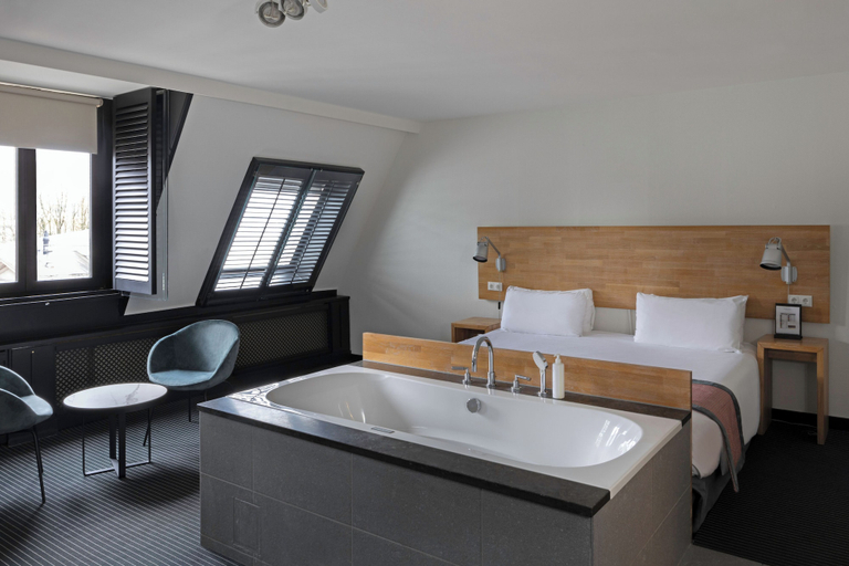 Bathroom 5, Catalonia Vondel Amsterdam, Amsterdam