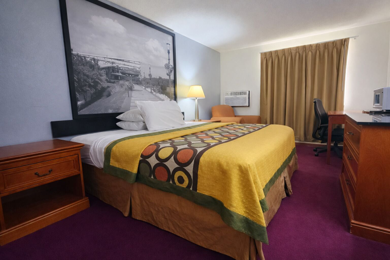 Room 3, ALGONA INN, Kossuth