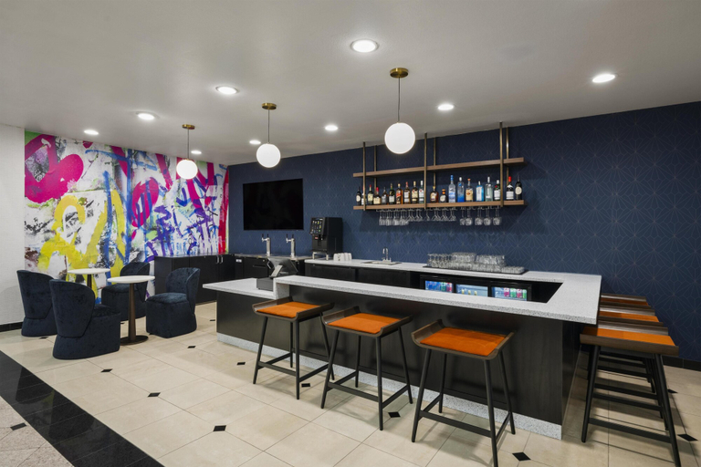 Food & Drinks 5, Best Western Premier Houston Downtown/Convention C, Houston