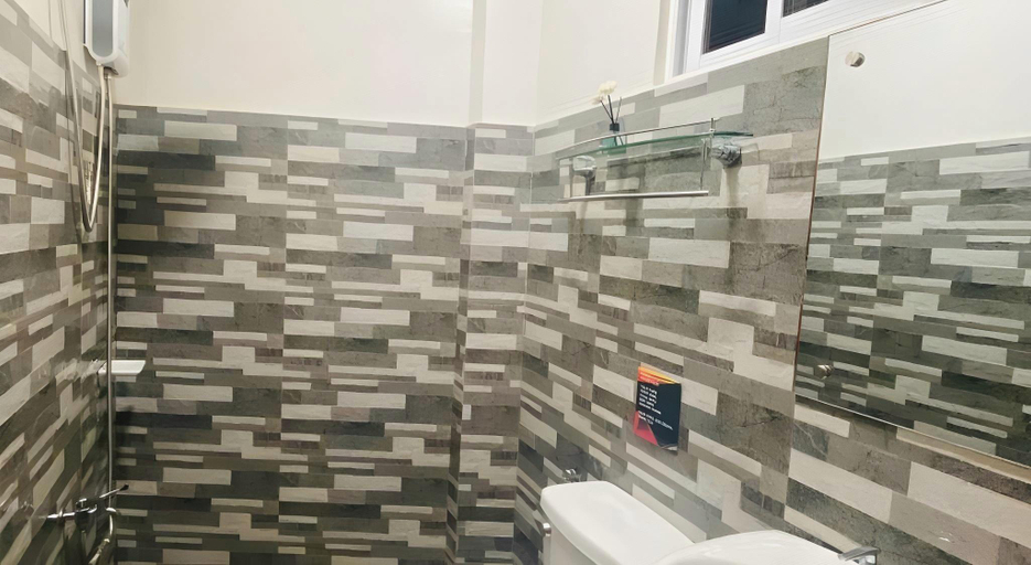 Bathroom 3, Mongki's Pension House, Puerto Princesa City