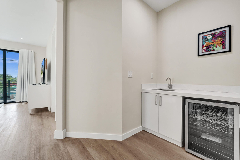 Room 2, Upscale 4 Bdrm Retreat - Mins to Las Olas Beach, Broward