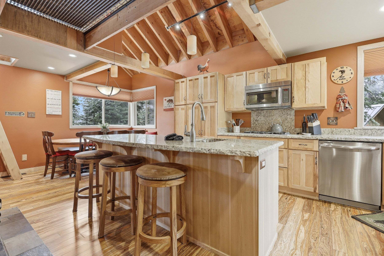Private kitchen 2, A-frame Home With Deck & Bbq - Vh #223 2 Bedroom Cabin, Alpine
