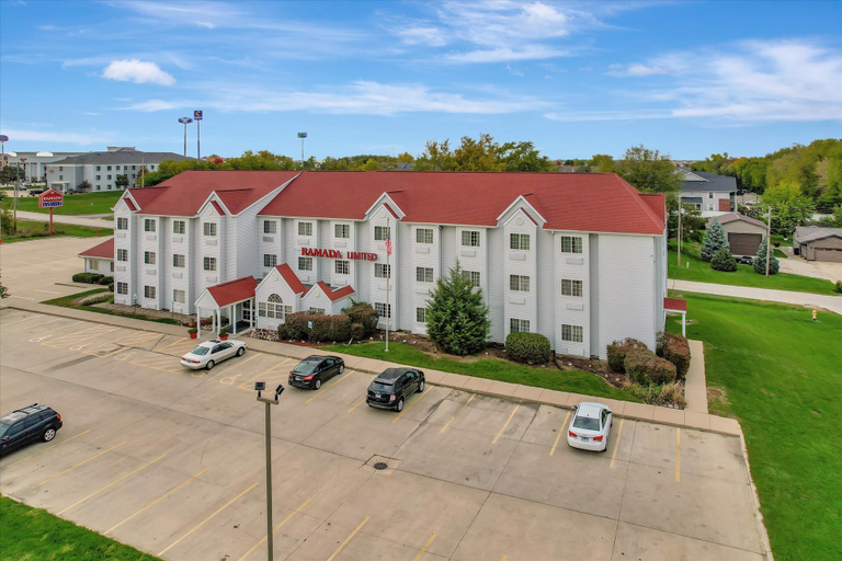 Exterior & Views 1, Ramada Limited & Suites Bloomington, McLean