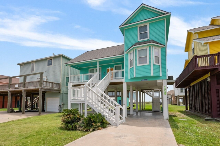Exterior 2, Sol Searcher 3 Bedroom Home, Galveston