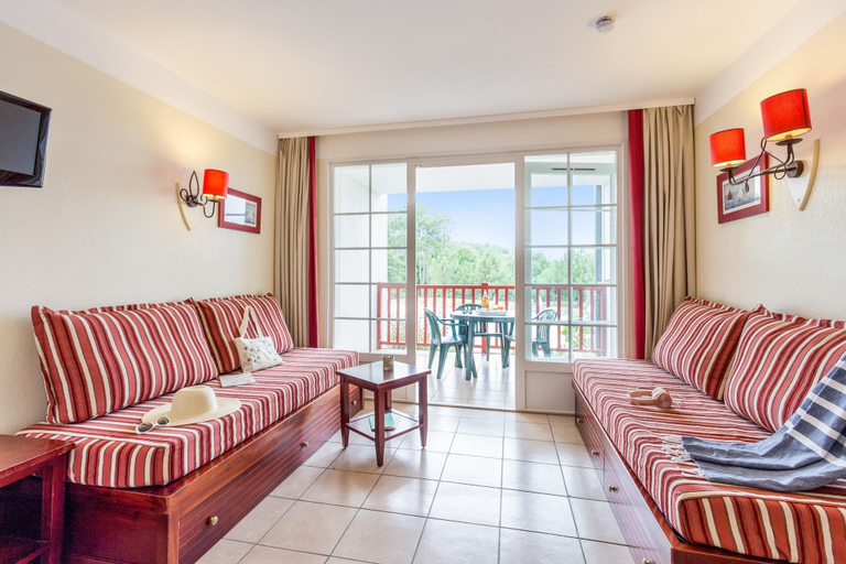 Primary image, Picturesque Old Aquitaine Apartment for 5, Landes