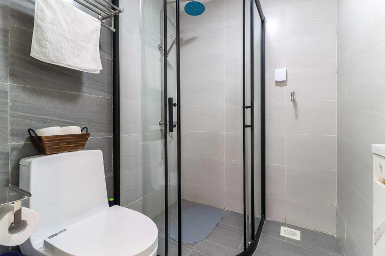 Bathroom, Upperhill View Palace Apartment, Langata