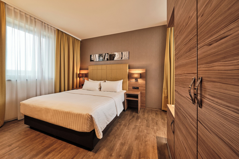 Bedroom 4, Radisson Blu Hotel, Bonn, Bonn