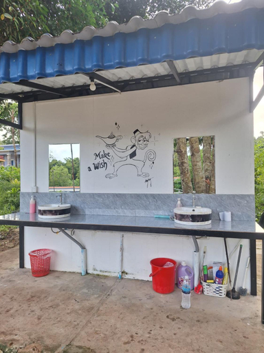 Bathroom 2, Fat Monkey, Sihanoukville