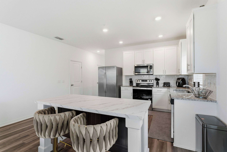 Private kitchen 4, Covey Luxe Modern Getaway, Polk